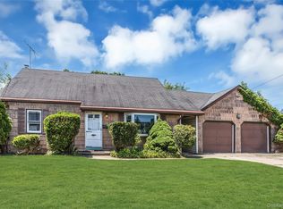 1528 Fenimore St, Bellmore, NY 11710