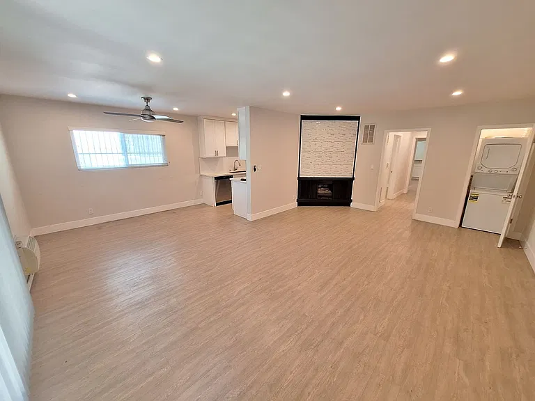 336 S Norton Ave #102 — Photo 1