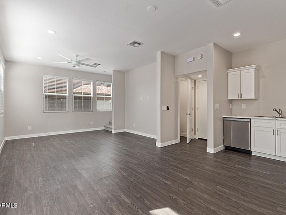 5th image of 3218 W GLENDALE Avenue #6