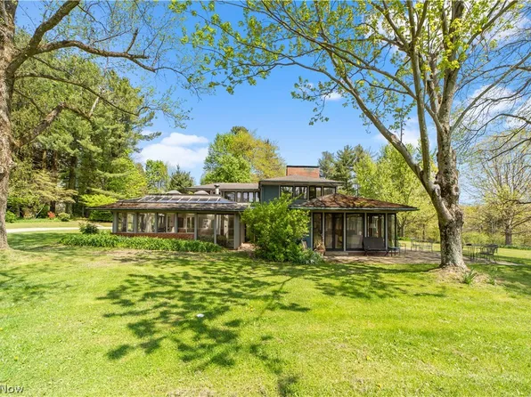 36001 Shaker Blvd, Hunting Valley, OH 44022