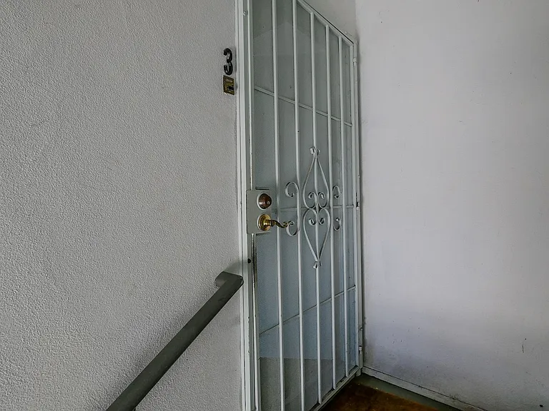 2835 Polk Ave — Photo 23