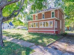 1121 Jewett St, Woodstock, IL 60098