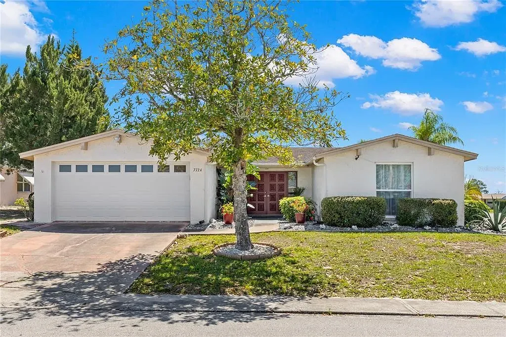 3 bed, 1704 sqft, $2,350 — Photo 1