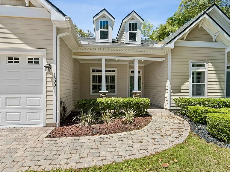 1600 Highland Dunes Way — Photo 2