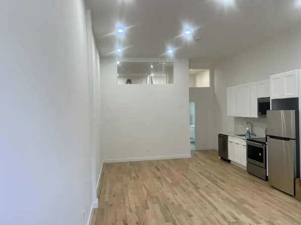 93 2nd Avenue image 3 of 4