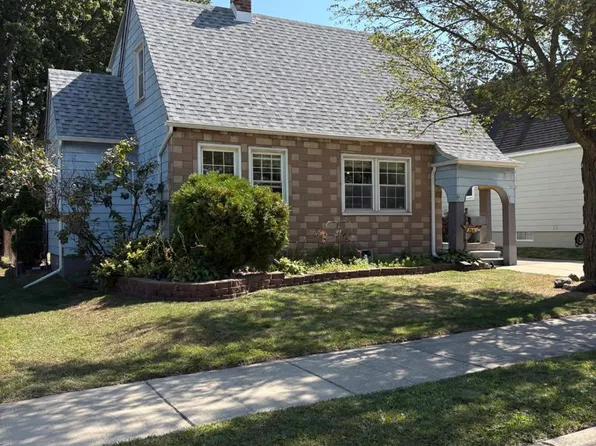 2841 Homeplace St, Dearborn, MI 48124