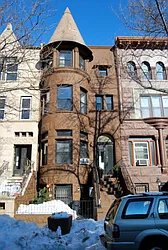 579 Jefferson Avenue in Stuyvesant Heights