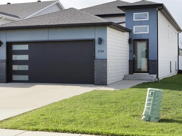1719 67th Ave S, Fargo, ND 58104