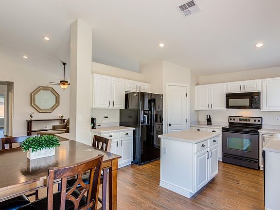 2nd image of 552 S Ruffian Dr