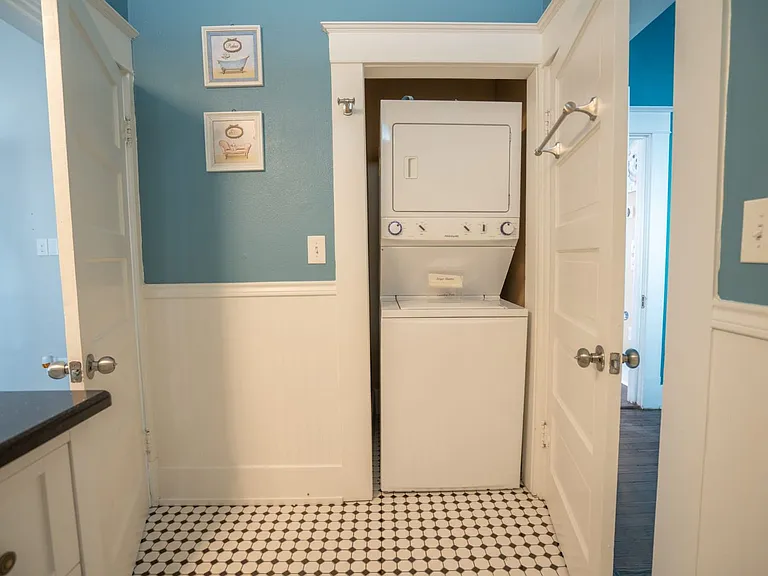 415 Florida St — Photo 16