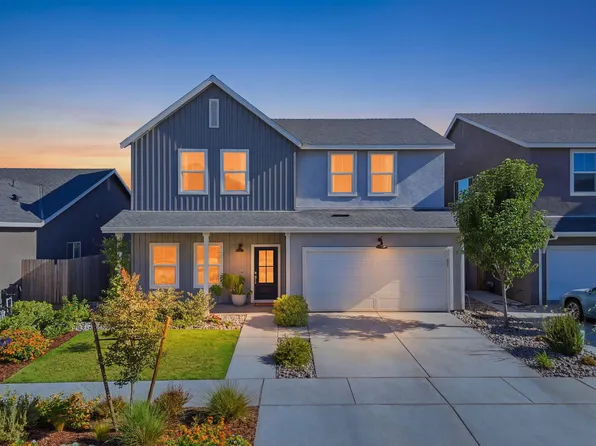 2445 W Claridge Way, Hanford, CA 93230