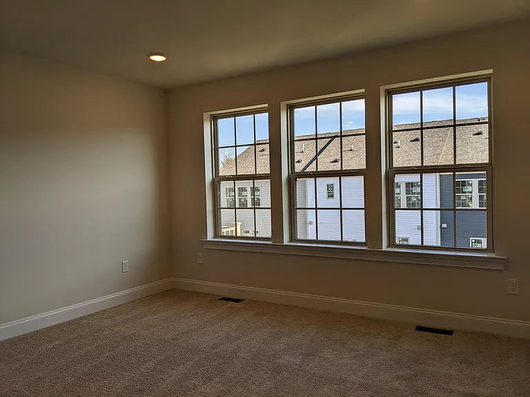 35 Dahlia Dr — Photo 9