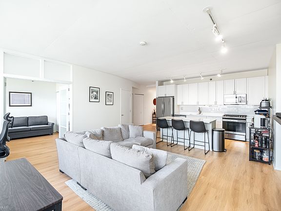 4th image of 701 S Wells St APT 2605