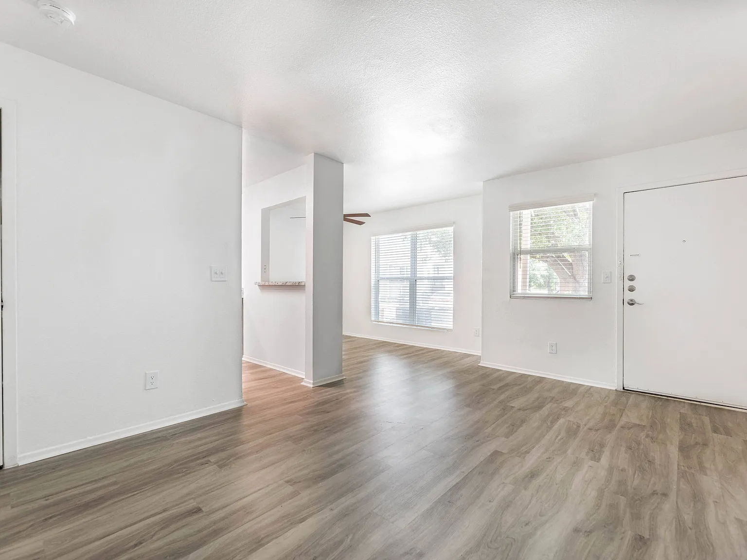 Hillcrest Apartments — Photo 3