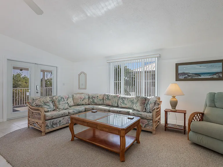 2804 Avenue C — Photo 3