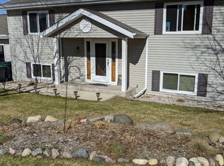 1265 Riverbend Dr, Hartford, WI 53027