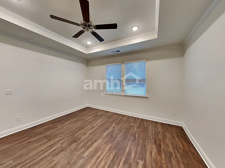 290 Willow Ln — Photo 12