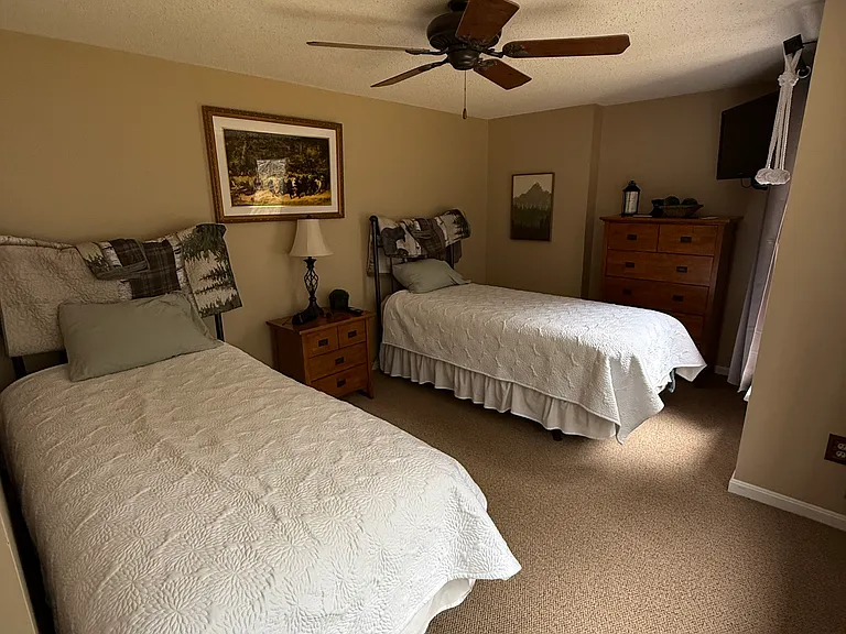 150 Meadows Dr — Photo 20