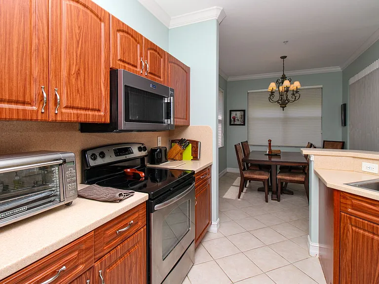 817 Carrick Bend Cir #101 — Photo 33