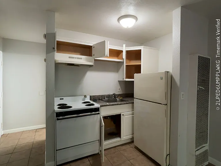 1224 N Commerce St #5 — Photo 6