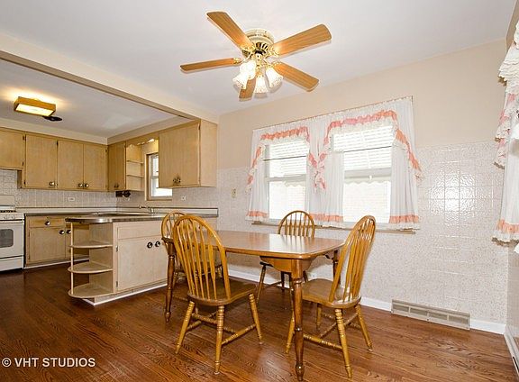 3rd image of 7752 W Sunnyside Ave
