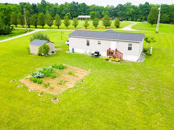 4th image of 679 Bert Ridge Rd