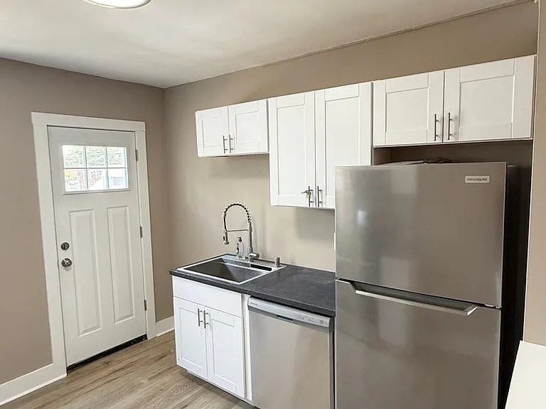 26 Merritt Ave — Photo 14