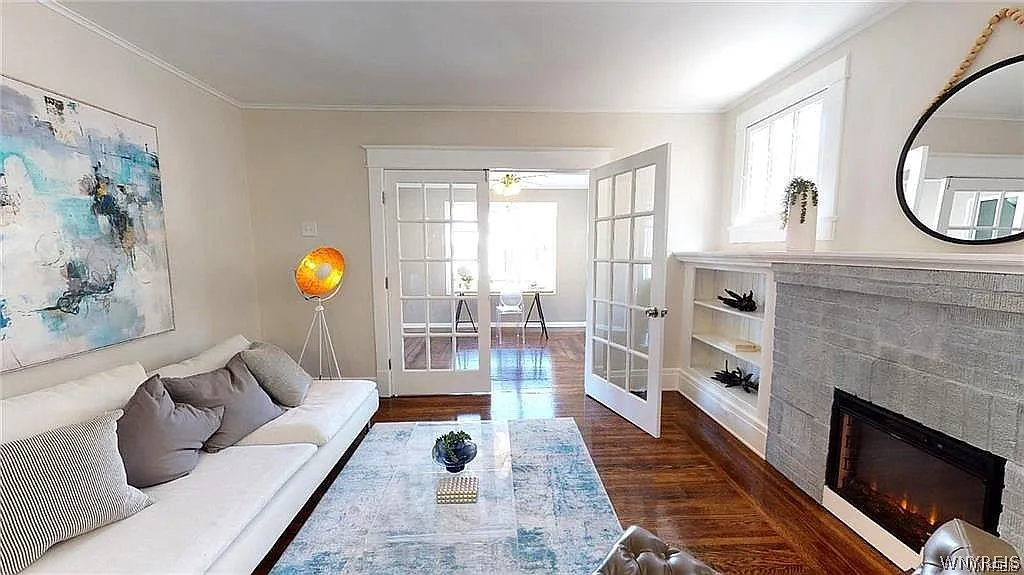 5 bed, 2.0 bath, 2547 sqft, $1,695 — Photo 4