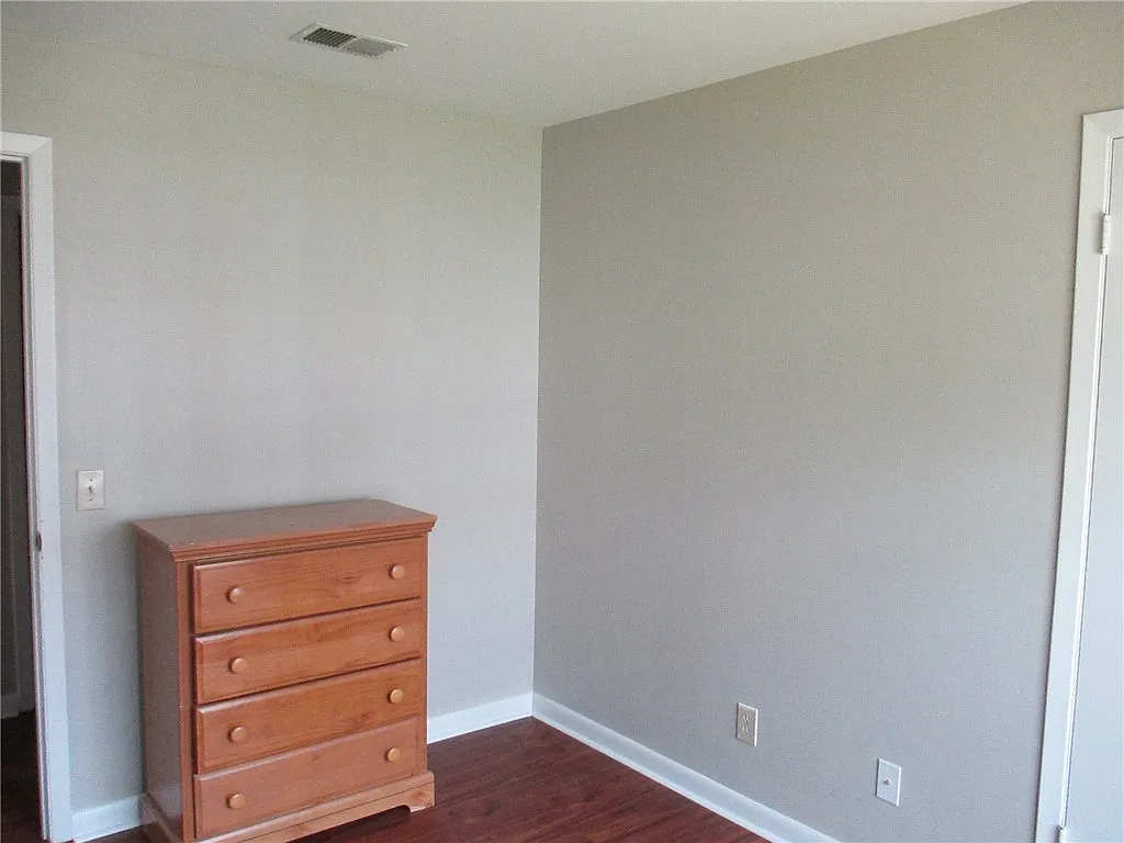 4 bed, 2.0 bath, $1,200 — Photo 3