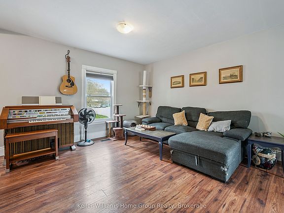 4th image of 67 Stevenson St S