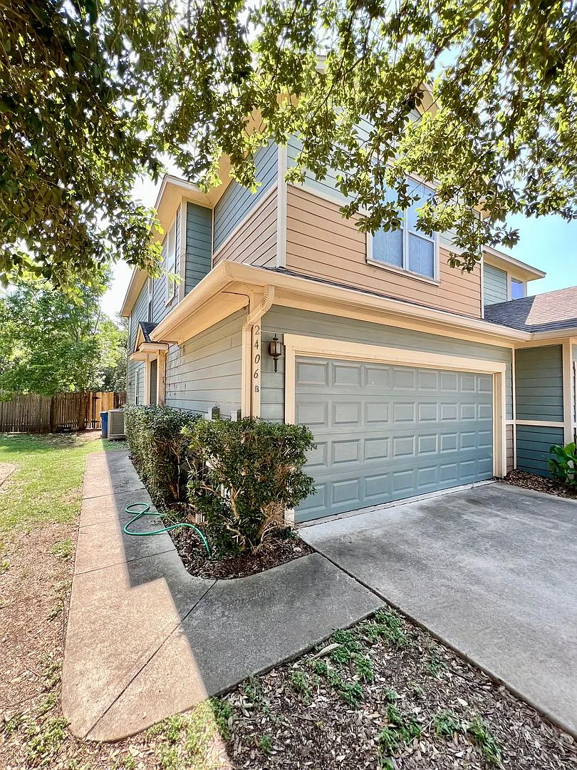 Austin 4 bedroom, 2.5 bath duplex for lease — Photo 2