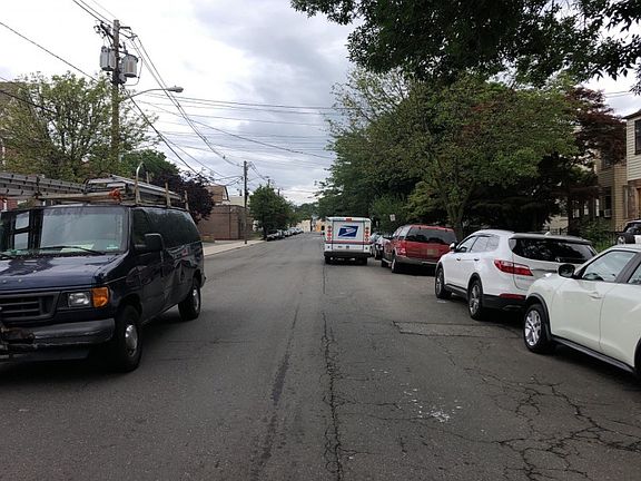 5th image of 264 Watchung Ave