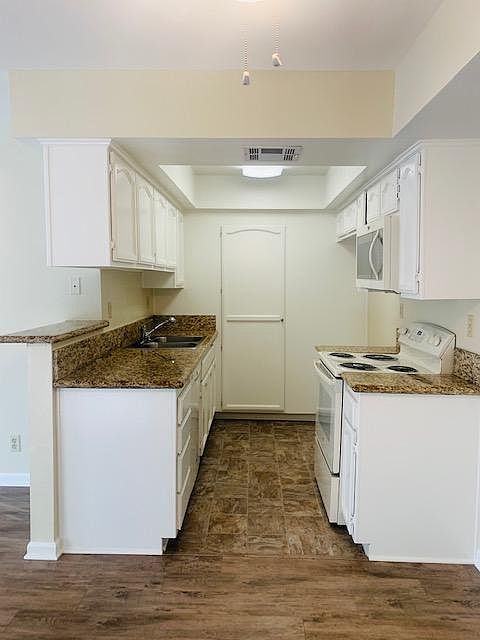 Kitchen, Option 1
