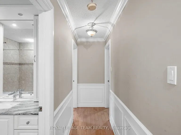3162 Woodroffe Ave — Photo 20