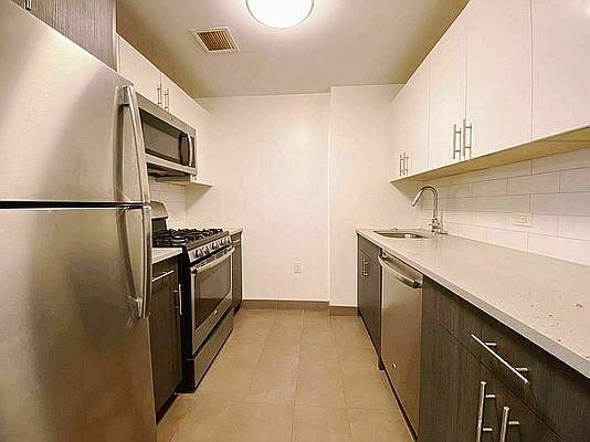3rd image of 1770 Madison Ave #5D