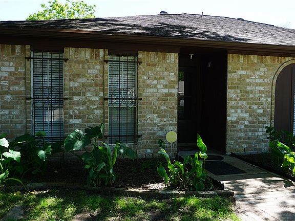 3rd image of 11607 Plumbrook Dr