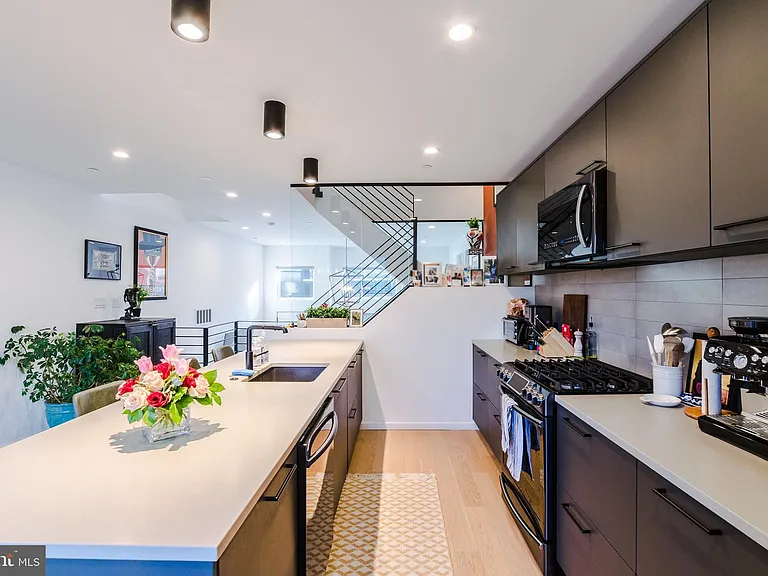 1705 Annin St — Photo 10