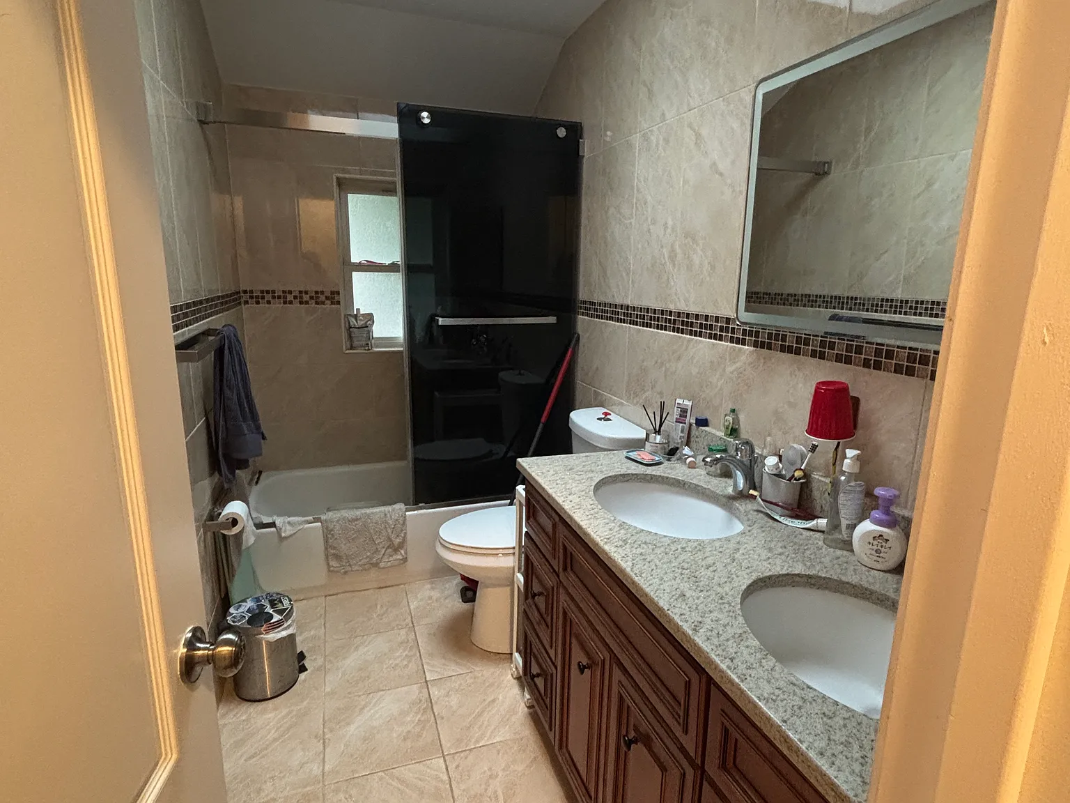 3 bed, 1300 sqft, $3,800 — Photo 3