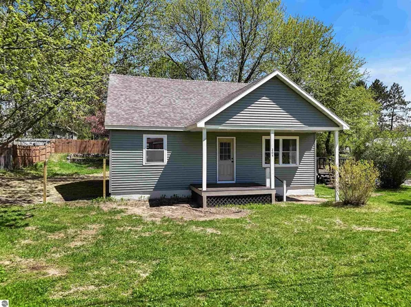 205 S Blevins St, Marion, MI 49665