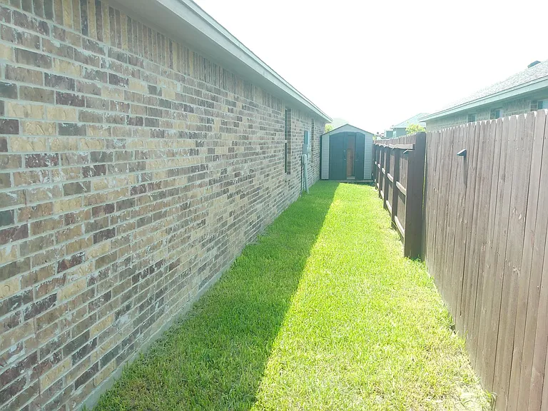 7825 Salais Dr — Photo 19