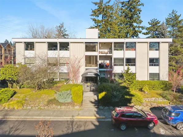 9902 NE 4th Street #5, Bellevue, WA 98004