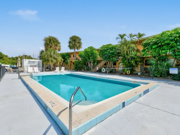 318 Southwind Dr APT 18, North Palm Beach, FL 33408