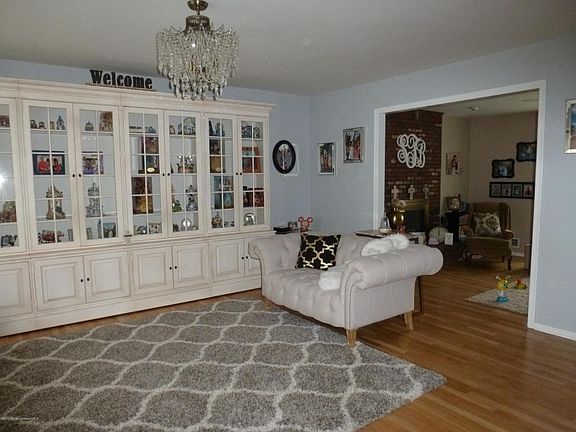 4th image of 9 Eastwood Blvd