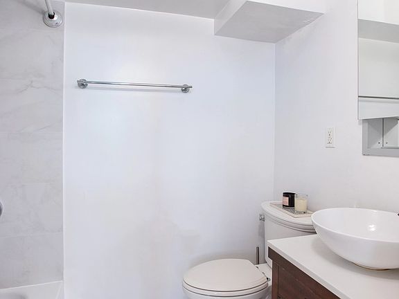 3rd image of 67 E 11th St APT 621