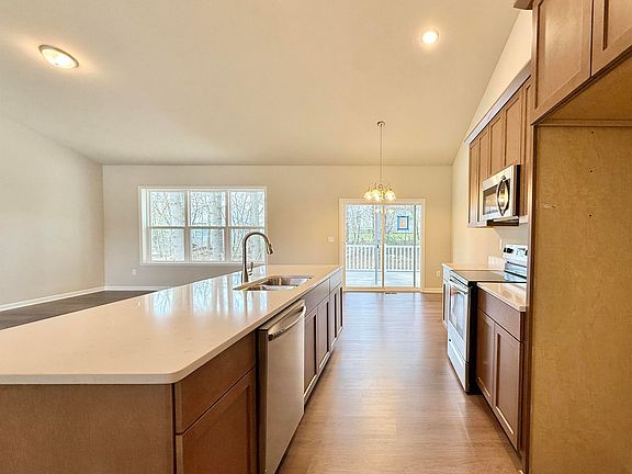 5th image of 4422 Scottys Dr