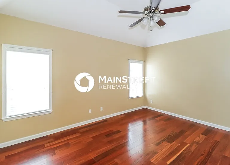 8423 Shady Elm Dr — Photo 8