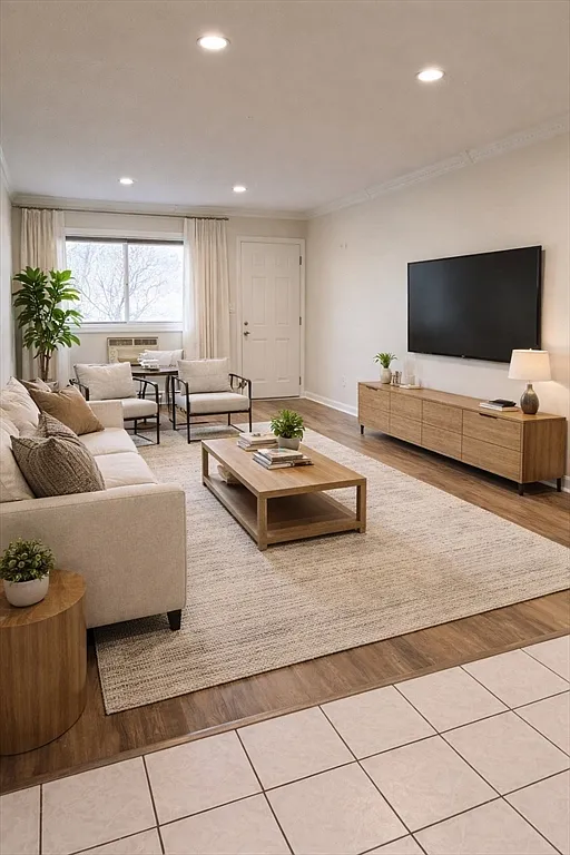 2 bed, 1.0 bath, 924 sqft, $2,100 — Photo 1