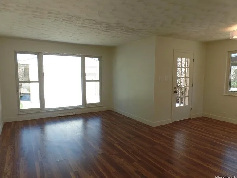 250 S Ivy St — Photo 4