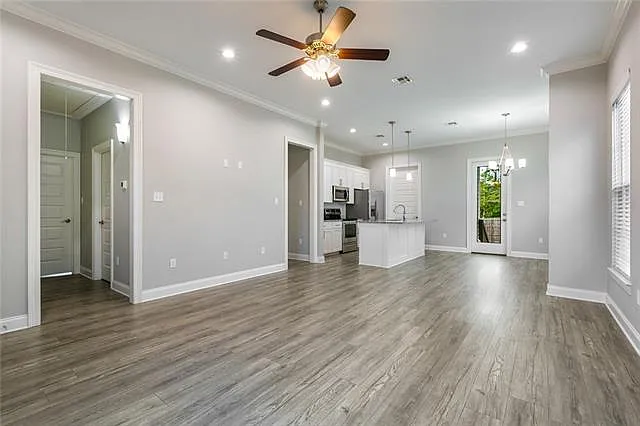 3 bed, 2.0 bath, 1324 sqft, $1,700 — Photo 4