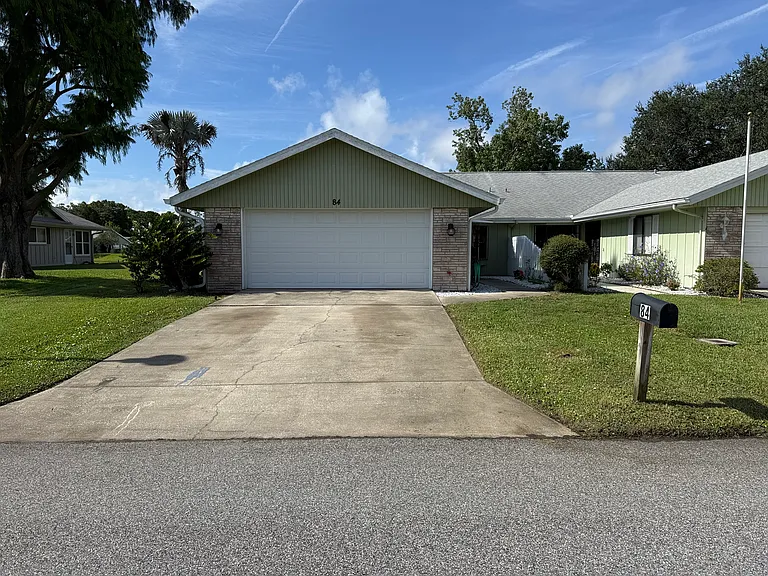 84 Lake Fairgreen Cir — Photo 1